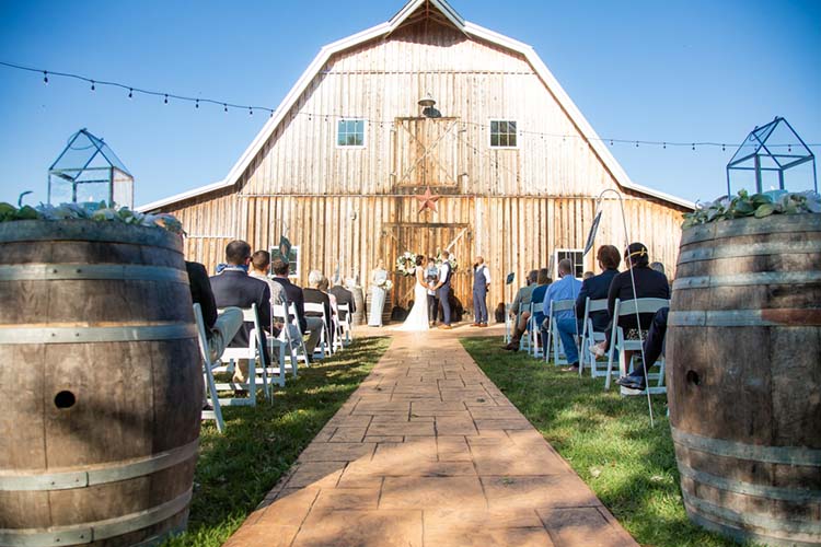 barn wedding blog and inspiration